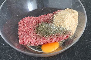 caprese prikker gehaktballetjes www.leukerecepten.nl