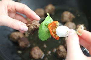 caprese prikker gehaktballetjes www.leukerecepten.nl