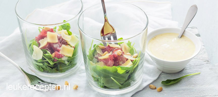 Carpaccio in glaasje met truffeldressing