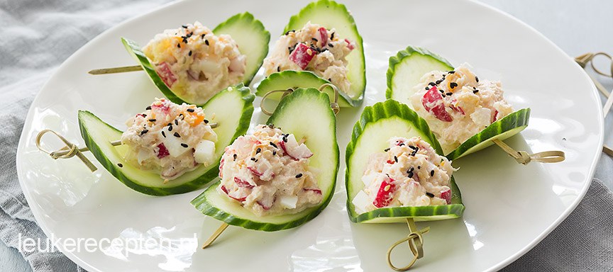Komkommerschuitjes met krabsalade