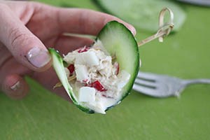 komkommerschuitjes krabsalade www.leukerecepten.nl