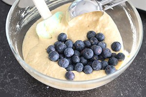 bananenbread muffins met bessen www.leukerecepten.nl