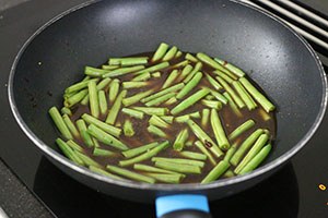 boontjes sajoer met kipspies www.leukerecepten.nl
