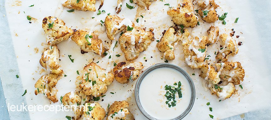Geroosterde bloemkoolroosjes met tahin