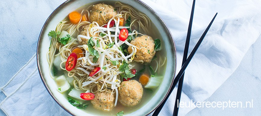 Thaise noedelsoep met visballetjes