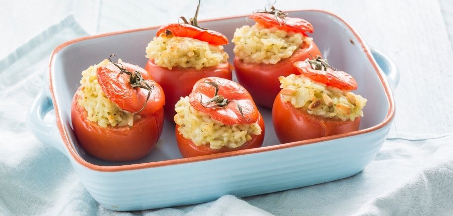 Gevulde tomaten met pesto risotto