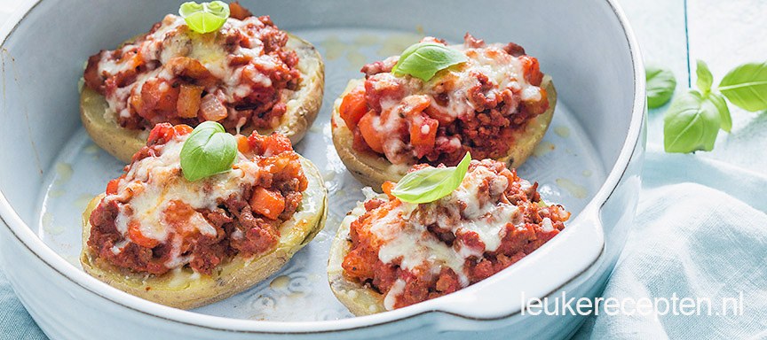 Gevulde aardappels bolognese