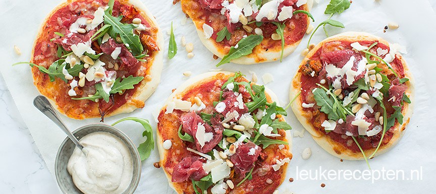 Mini pizza met carpaccio