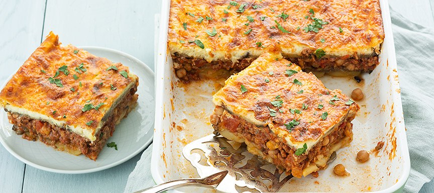Heerlijke Griekse moussaka met kikkererwten