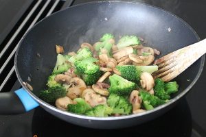 gnocchi met broccoli roerbak www.leukerecepten.nl
