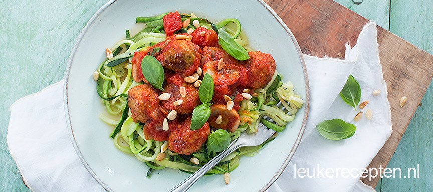Courgette spaghetti met groenteballetjes