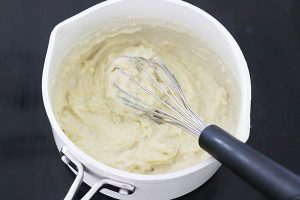 Bechamelsaus maken stap 4