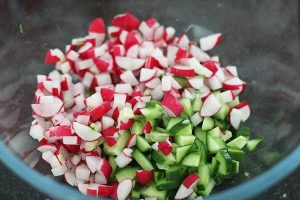 macaroni salade stap 2 groenten toevoegen