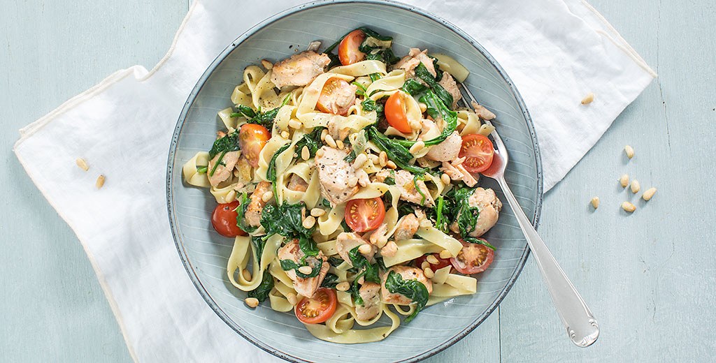 Pasta met zalm en spinazie