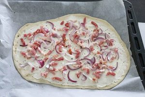 klassieke flammkuchen maken stap 3
