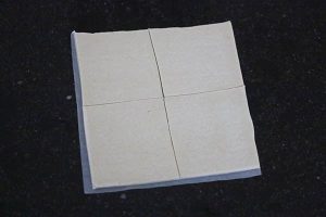 bladerdeeghapjes-met-brie www.leukerecepten.nl