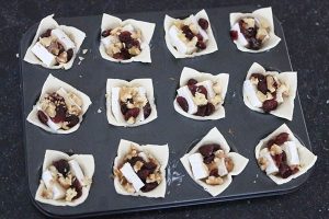 bladerdeeghapjes-met-brie www.leukerecepten.nl