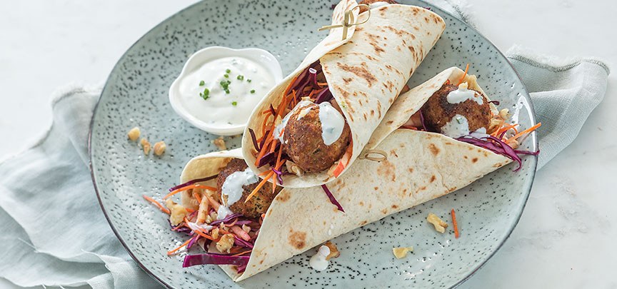Wraps met rode kool salade en falafel