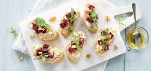 bruschetta met geitenkaas en rode biet www.leukerecepten.nl