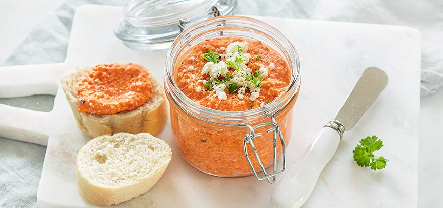 Oranje paprika feta spread