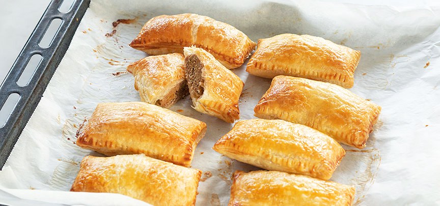 Zelfgemaakte saucijzenbroodjes