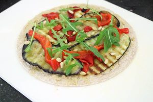 gezonde-wrap-rolletjes-met-hummus www.leukerecepten.nl