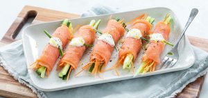 zalm-rolletjes-met-komkommer
