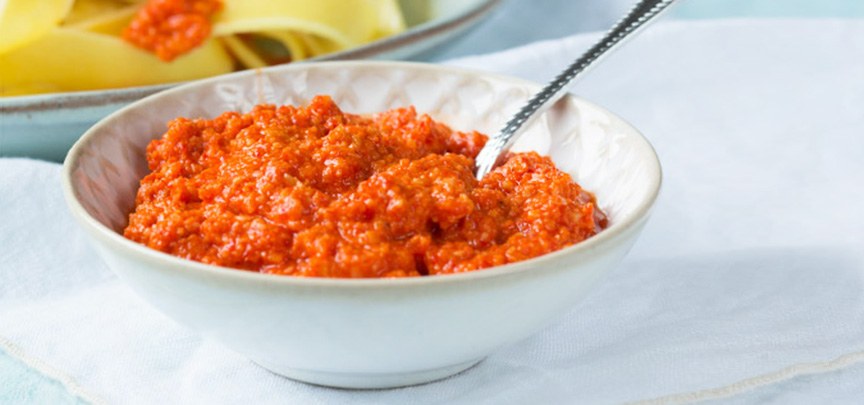 Zelfgemaakte romesco saus