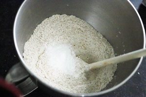 Poffertjesbeslag maken stap 1