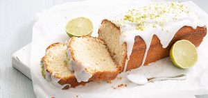 Frisse cake met een zachte structuur door de yoghurt en zonnebloemolie