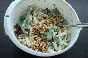 Pastaschotel met broccoli en kruidenroomkaas