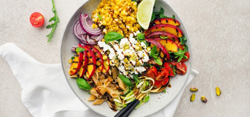 Pasta bowl met gegrilde nectarine