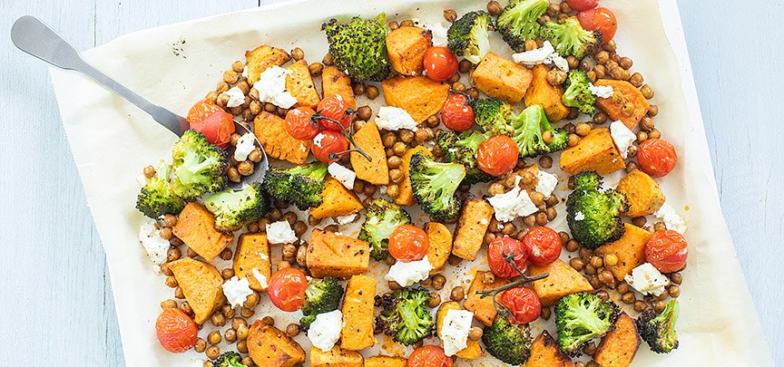 Traybake zoete aardappel en broccoli