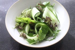 Sashimi salade met wasabi dressing