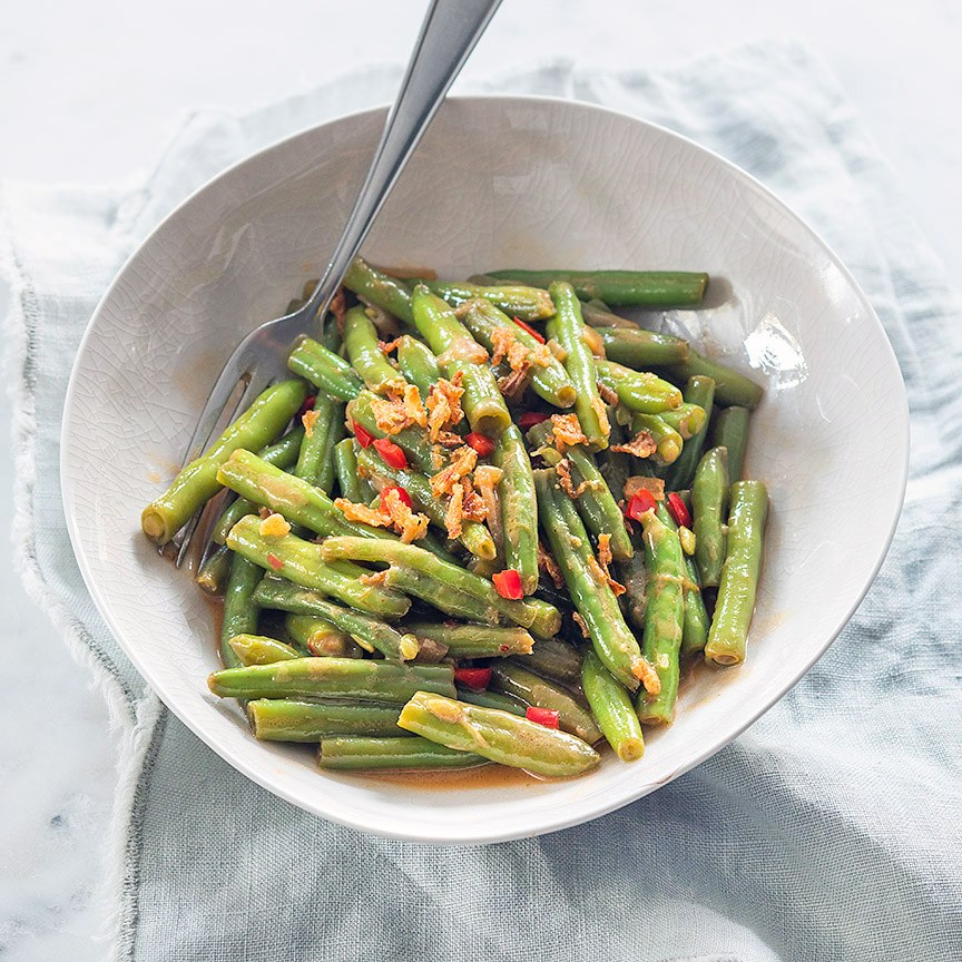 Zelfgemaakte boontjes sajoer