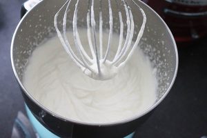 Aardbeien yoghurtijs