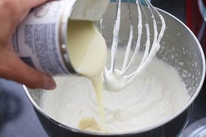 Aardbeien yoghurtijs