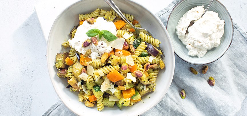 Fusilli pasta met pistache pesto en ricotta