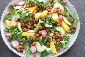 Kip tandoori salade met yoghurt limoen dressing