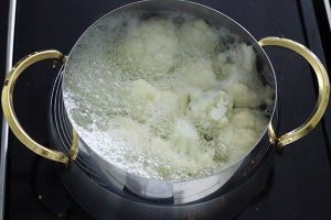 Bloemkool met kaassaus uit de oven