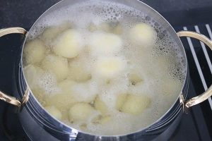 Griekse aardappel stoof met sperziebonen