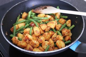Griekse aardappel stoof met sperziebonen
