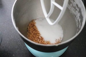 Macadamia koeken met salted caramel