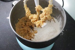 Macadamia koeken met salted caramel