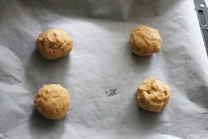Macadamia koeken met salted caramel