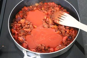 Gevulde zoete aardappel met chili con carne