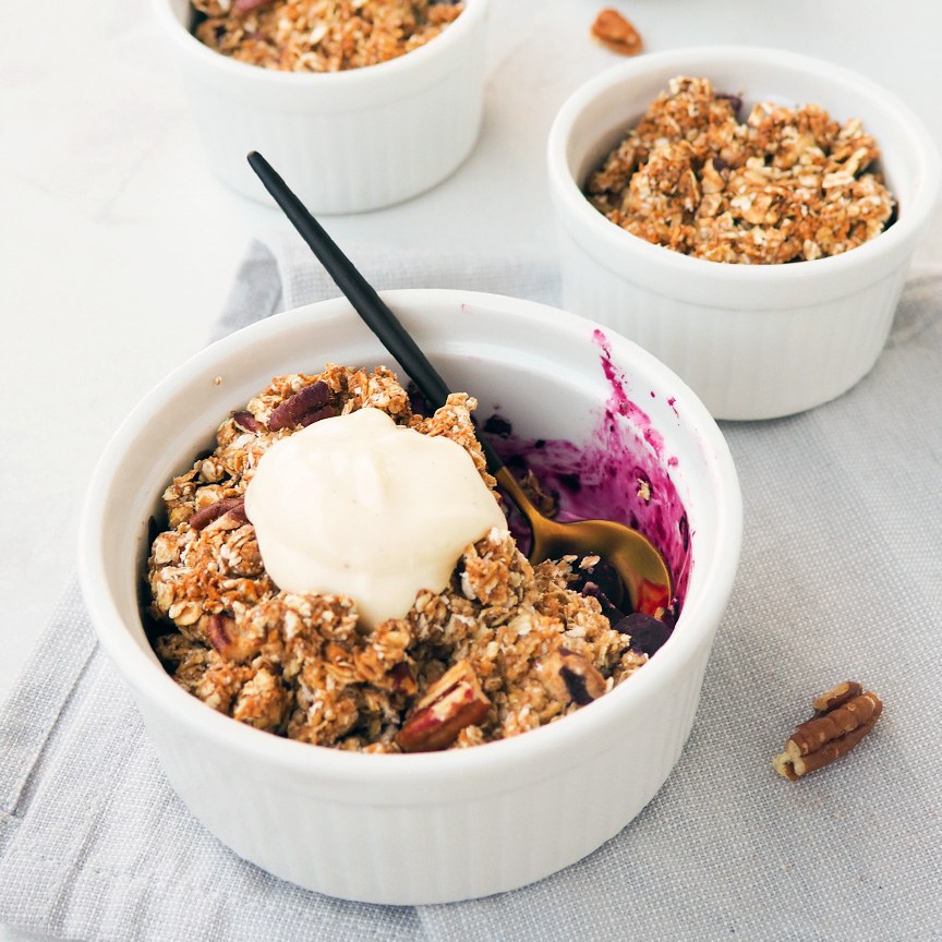 Gezonde crumble met blauwe bessen
