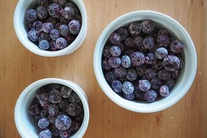 Gezonde crumble met blauwe bessen