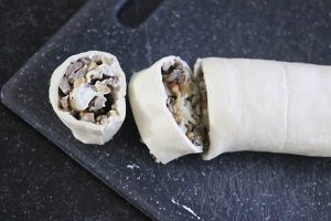 Bladerdeegrolletjes met champignons