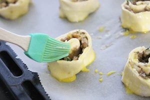 Bladerdeegrolletjes met champignons